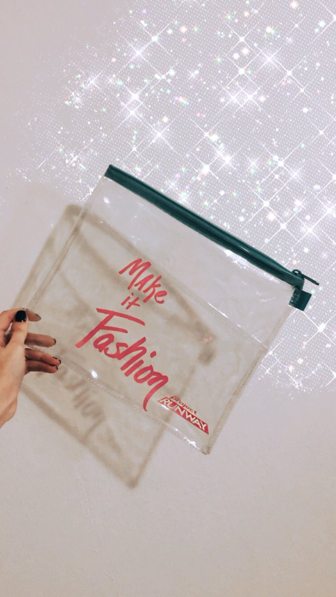 Universal_JMU's tweet image. TONIGHT is the @ProjectRunway screening💋 7pm in TDU, plus this fab free makeup bags &amp;amp; food 🤩