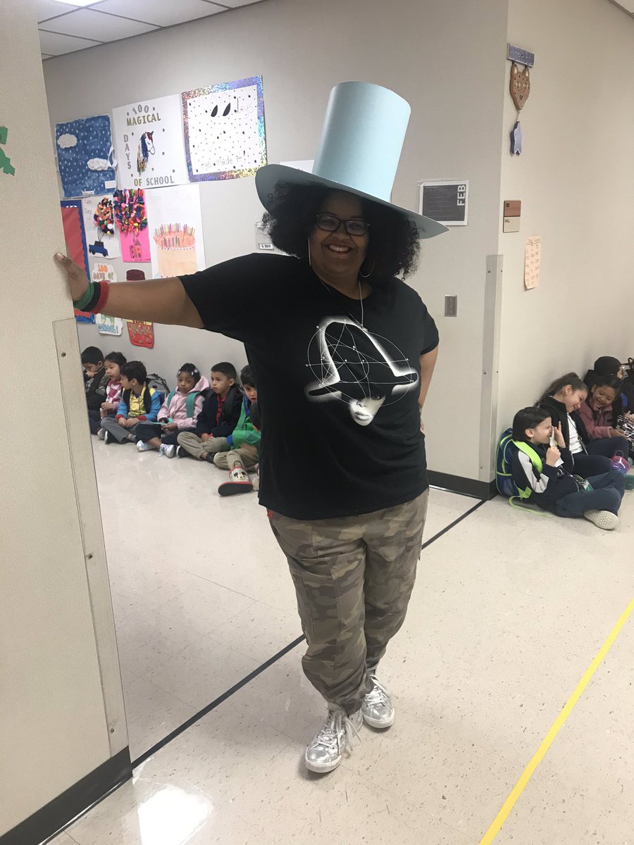SherylLoyd2's tweet photo. @tnchadwick1 is embracing an African American musical icon @JonesECPKK_AISD   @RosalindBurns9 #WeAreAldine #PowerofPrimary https://t.co/VdX5yje0AC