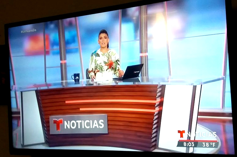 Varon419's tweet photo. @UnNuevoDia #UnNuevoDia #MásCercaDeTi @NicoleSuarezTV @osorioissa Feliz ombliguito semana muchas bendiciones bellas d #lomejor @TelemundoNews y las Ma~anas ❤️😘lindo dia favor d Dios !Hermosas siempre❤️LQM https://t.co/YIYuC73k0t