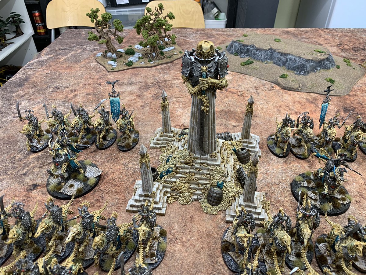 WarhammerGC's tweet photo. So finished my bonereaper army, all contrast bar the metal and red spot colour, total paint time taken about 24hours, #ageofsigmar https://t.co/0A7zs4G2h5