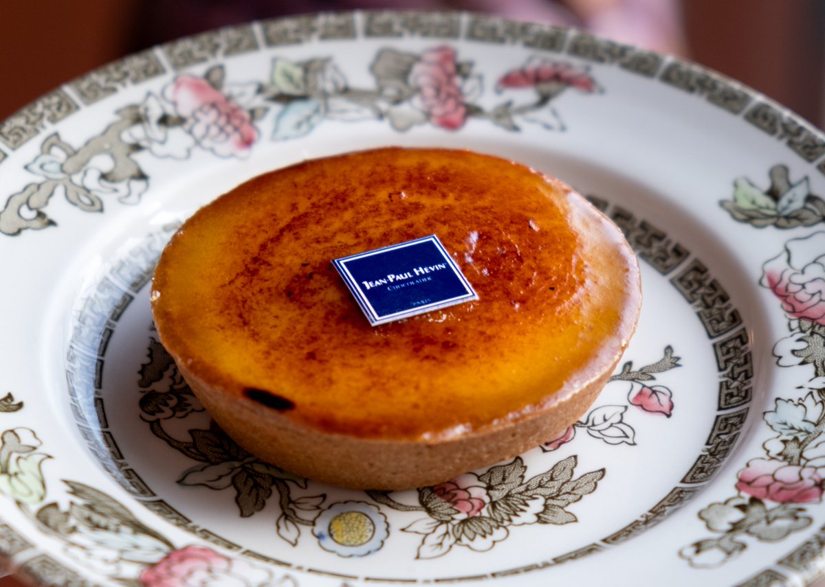 jeanpaulhevin's tweet photo. Pâte sablée aux amandes, crème à l'orange caramélisée et nappée de gelée d'abricots.. Vous vous laisseriez bien tenter ? 😉 #tartelettealorange #lheuredugouter https://t.co/vjPAnGAafs
