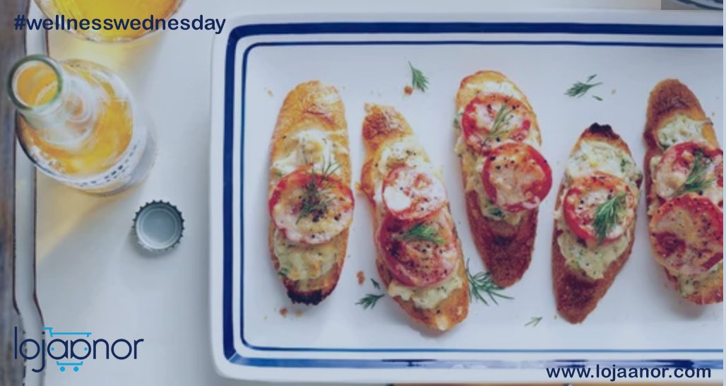 lojaanor's tweet photo. Mini Crab Melts;
Gruyere, sourdough, fresh crabmeat, and tomatoes mingle beautifully in these perfect-for-company Mini Crab Melts.
* Recipe: [Mini Crab Melts](https://t.co/1wRxKzio70)
#wellnesswednesday
#ghanaseafood https://t.co/gBeoBY5ZHW