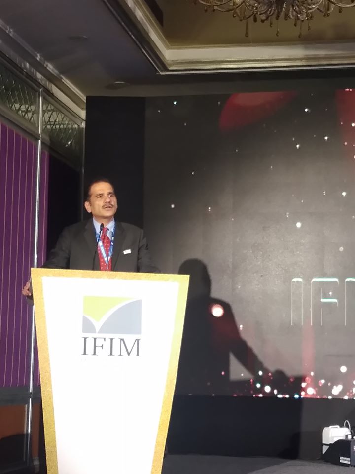 JAGSOMblr's tweet photo. Mr. Sanjay Padode, the Chairman of IFIM Institutions delivers vote of thanks speech thanking the stakeholders of the IFIM fraternity for their untiring contribution in transforming lives since 1995 until date.
#IFIM #BusinessSchool #BeyondTomorrow #GroPro #SilverJubilee #Awards https://t.co/NhdLgOcpJg