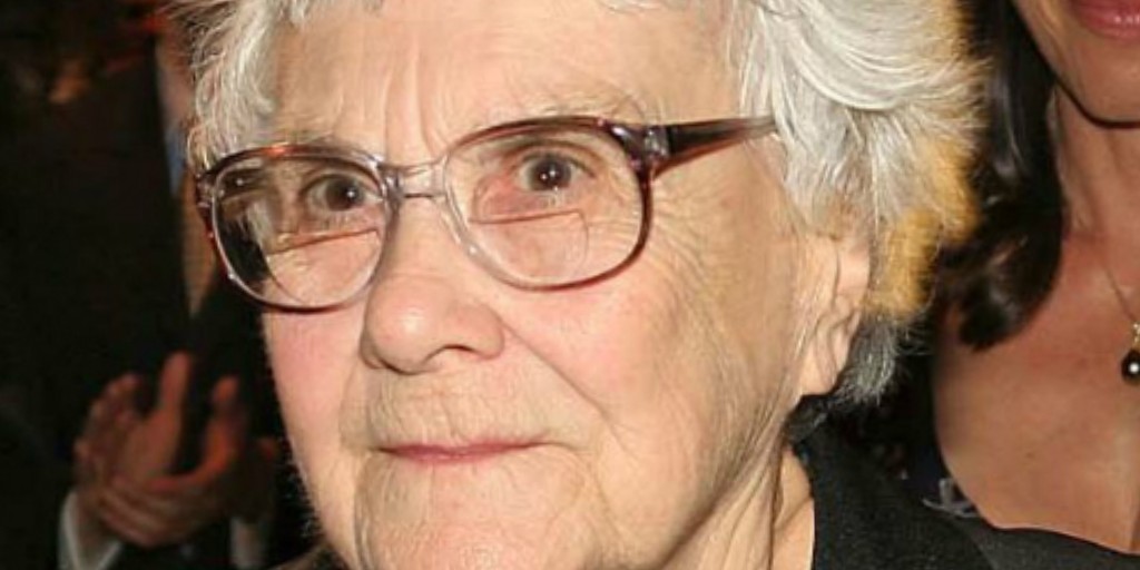 memoriadotcom's tweet photo. Remembering #HarperLee the celebrated author on the anniversary of her death, aged 89. Read more at:
https://t.co/QTqQh2cFbV
#OnThisDay #DiedOnThisDay #MemoriaApp #Remember https://t.co/izKwdRL4Ae