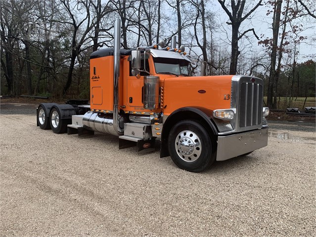 truckpaper's tweet photo. 1 Owner, 1 Driver Clean Southern Truck! Check out this 2014 #PETERBILT389 #GliderKit for sale by Jay Miller. 275" WB, 18 Spd, 35k Miles Since Overhaul, & More! Please call (936) 201-9002 if interested.
Details: https://t.co/C0aSGF0xp0 ๐
#TruckPaper #TrucksForSale #SleeperTruck https://t.co/QqYhM5POnX
