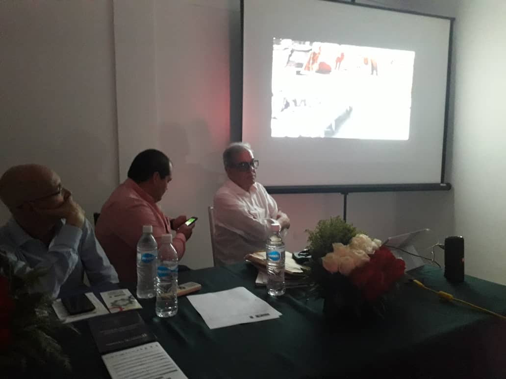 gherardip's tweet photo. En Gira por #Barinas S.E. Embajador🇮🇹 @ItalyinVEN #PlacidoVigo participó en la reunión de Empresarios con @cavenit en @CIVBARINAS 🇮🇹 🇻🇪
#ItalianiallEstero
#Farnesina https://t.co/AireeiNjDP