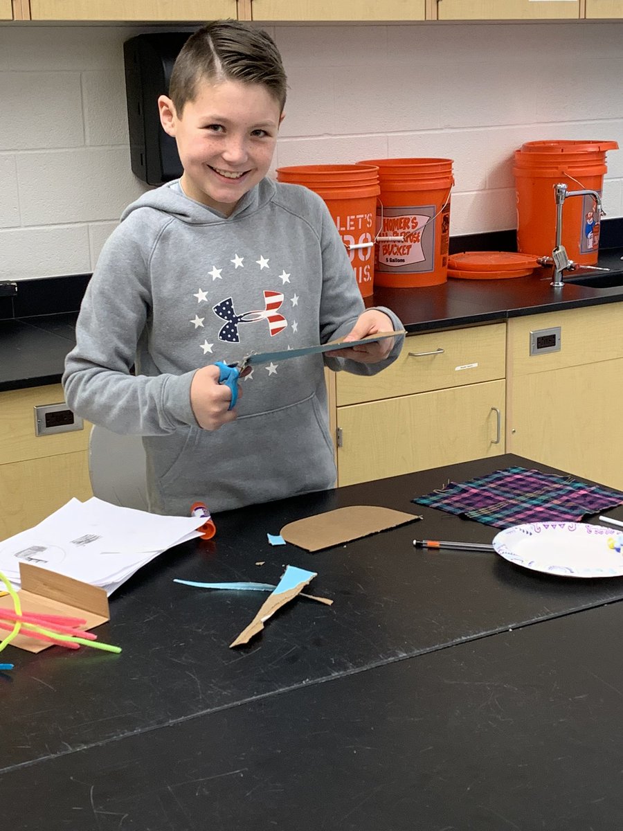 MrsLoss108's tweet photo. Can you build a bobsled to keep your four marbles safe while traveling down the track?  @DAISCommunity @DallastownSD https://t.co/9nEOvKzJaJ