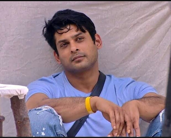 ram_bansal_20's tweet photo. Sidharth Ne #BB13 Jeet Kar,
Sidhearts Ka Sapna Kar Diya Saakar Hai

Sidharth Shukla Ka Toh Chad Gaya Ham Par Bhukhar Hai

@sidharth_shukla 
#SidharthShuklaFever 
#WeMissYouSid 
#SidharthShukla 
#HistoricWinnerSid 
@RealVinduSingh https://t.co/JLJhHfTORS