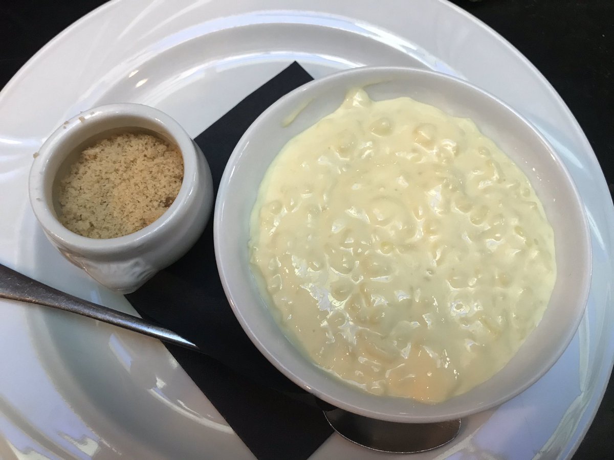 HildeStroobant's tweet photo. Etentje met de collega’s in @LapipedAnvers met ... rijstpap als dessert 😋🙌🏼😉 !!! #ninormaallekker #LaPipe https://t.co/nUIo3qDl4M