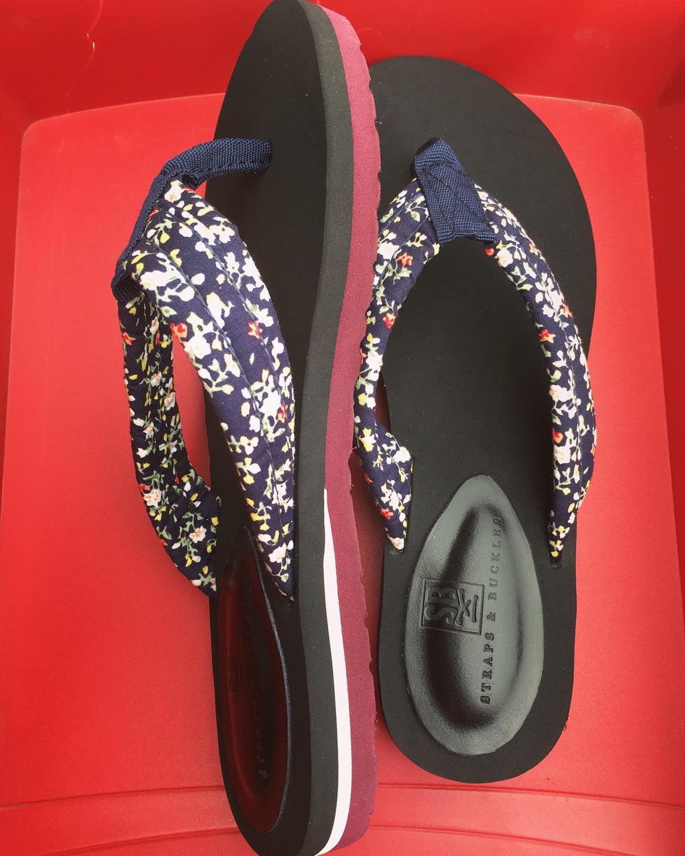 sbhandcrafts's tweet photo. your #wcw in our waterproof #popfLops. 
#sbniche #strapsnbuckles #casuaL #beach #handmade #fLoraL #hangout #Ghana #comfy. https://t.co/taAOEW3u9v