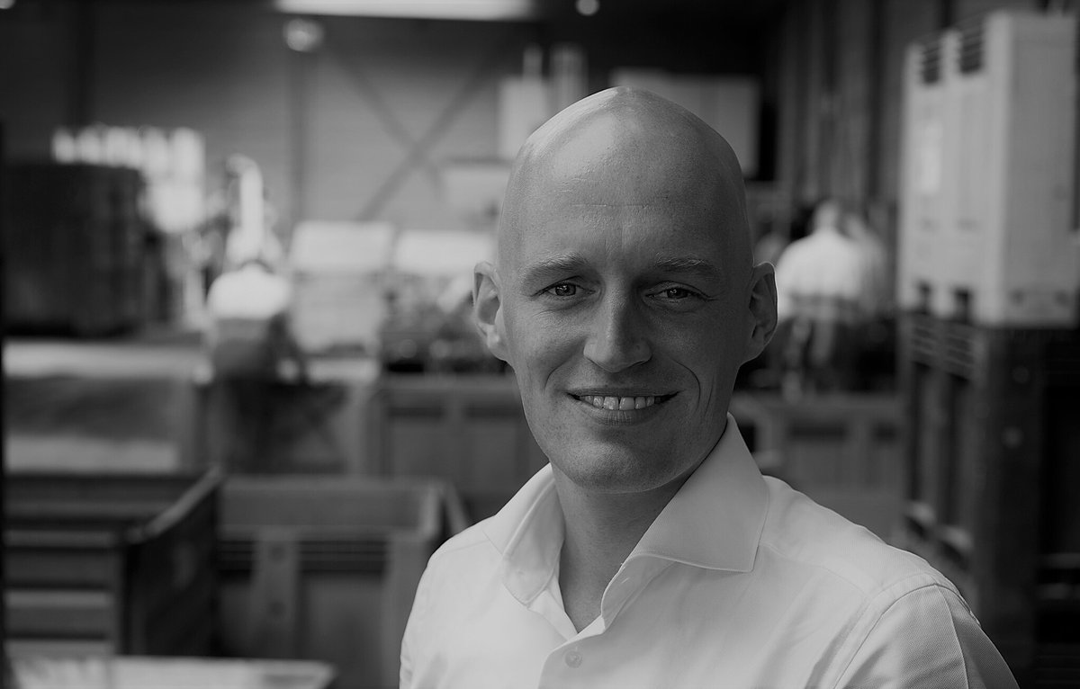 In de nieuwe podcast van @FirmaHDW legt <a href="/DavidMilieuwerk/">David Jansen</a> uit hoe hij ooit begon als stagiair bij <a href="/Milieuwerk/">MilieuwerkEcoCollege</a> en dit een paar jaar later kocht en veranderde in een sociale onderneming met een verdienmodel en echte banen. Luister je met ons mee?📻 bit.ly/38SnKP3

#SocEnt