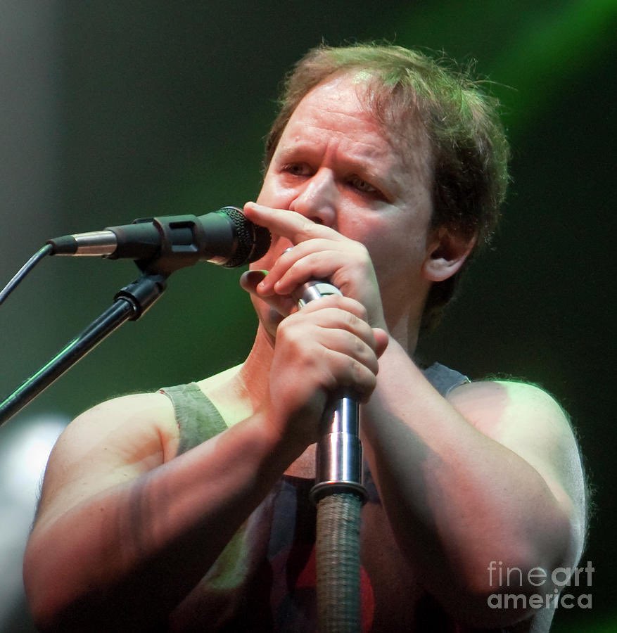 Happy birthday to the one and only backbeat slaying, vacuum plying, choir singing madman Jon Fishman!!!            
