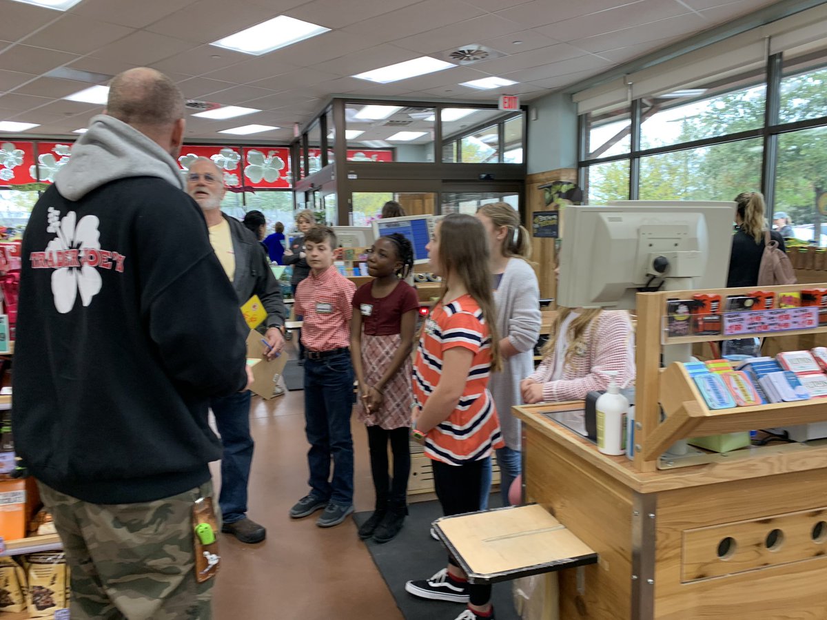 Tifhenderson9's tweet photo. Round 3 of the Shipmate Shake started!  @chpinckneyelem #shipmateshake https://t.co/B4QF7Yvg2d