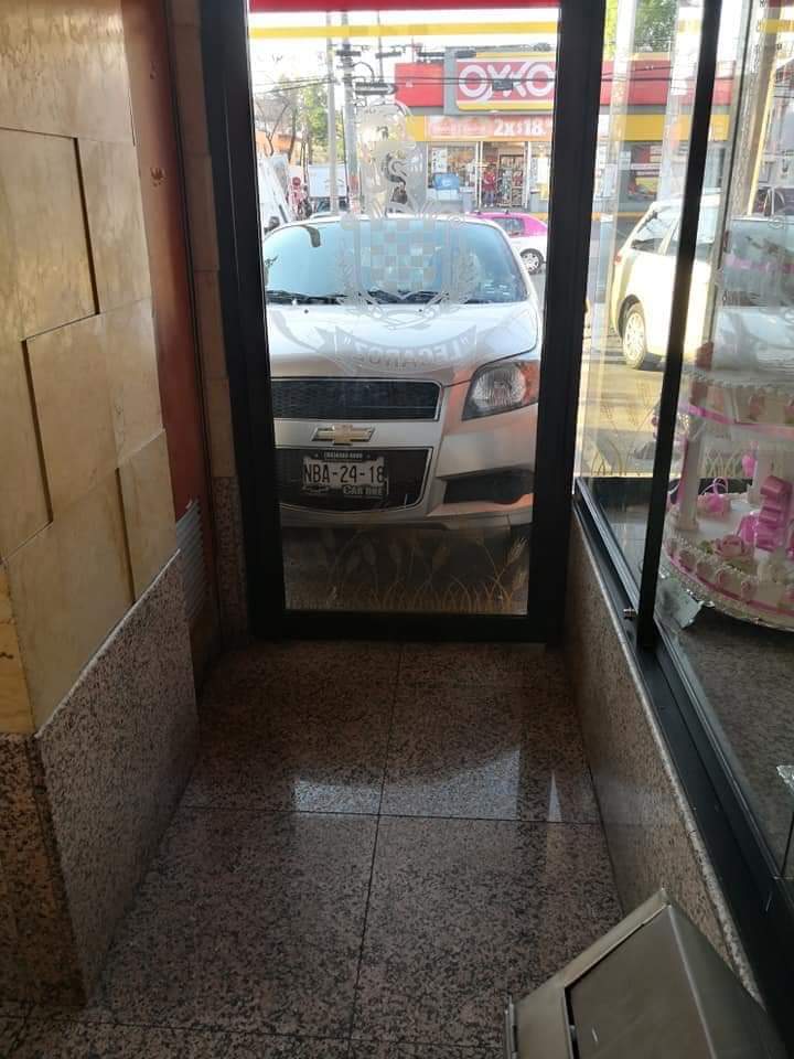 poderAGMC's tweet photo. Esto pasó en #LeCaroz  Santa Teresa en la @ALaMagdalenaC .
Tomen sus precauciones
#apoyovial @AA_DF @culturavialdf https://t.co/8eAQjZOgmM