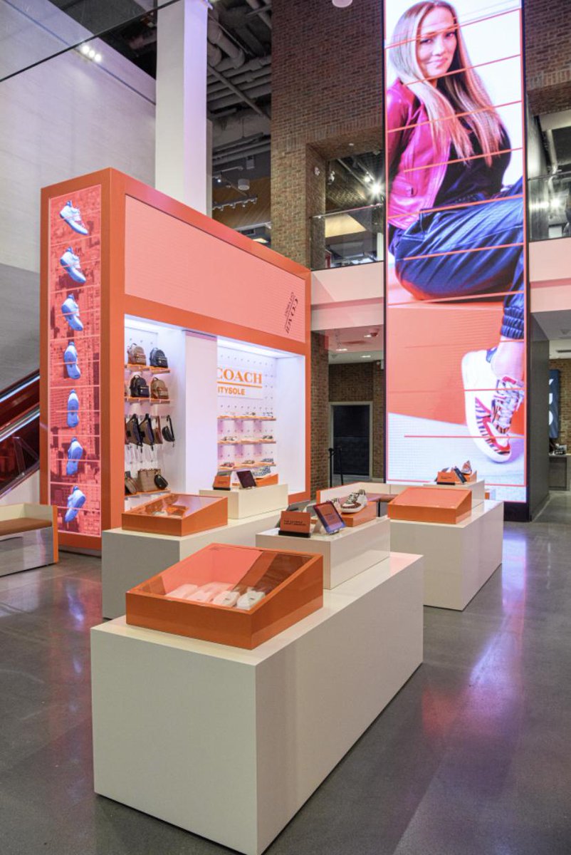 VisualCiti's tweet photo. Coach | CitySole Pop Up @ Foot Locker 👟
.
.
.
#visualciti #visualsoflife #visualmerchandising #merchandising #storedesign #visualprops #signage #custom #Coach #PopUp #fixtures https://t.co/TtFEySDZK4