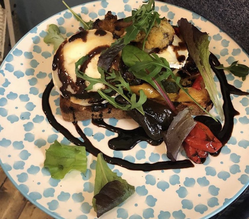 williamcafegla's tweet photo. Special today: Roasted Lebanese veg, goats cheese, balsamic glaze, pomegranate molasses. #vegetarianfood #glasgowfood #williamcafe https://t.co/ZhQubhcW8k
