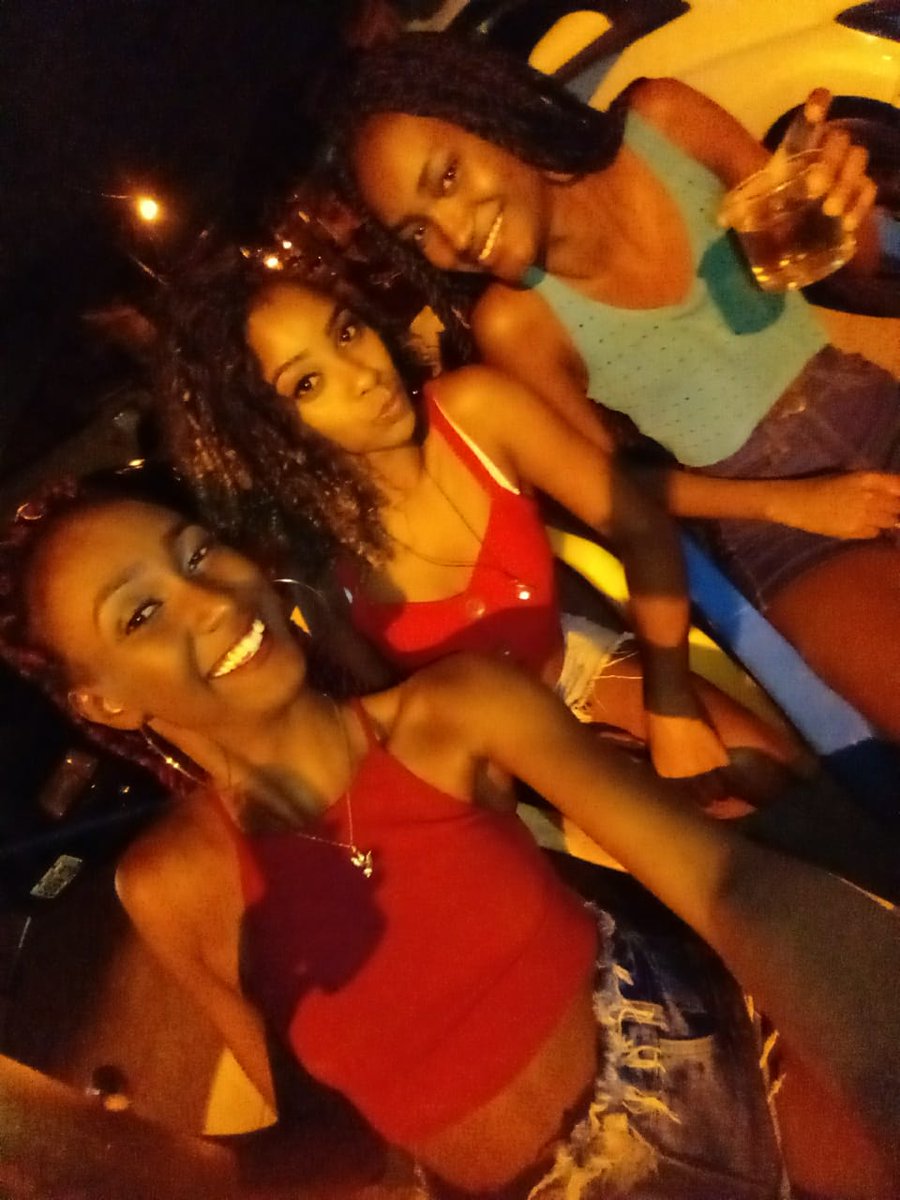 EuTaySo's tweet photo. Hj o parabéns vai pra pretinha gata, q tem a cara mais emburrada do universo kkkkk... Parabéns @xxpam2 https://t.co/7wmwCJSkO2