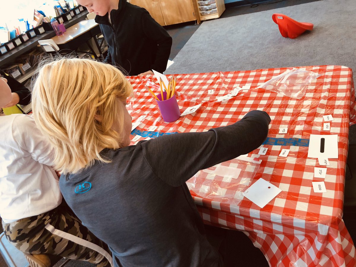 Ms_KBowers's tweet photo. Fraction Exploration with 3rd grade! #handsonlearning #centralfoxes #D39online https://t.co/L4JiDMPSs1