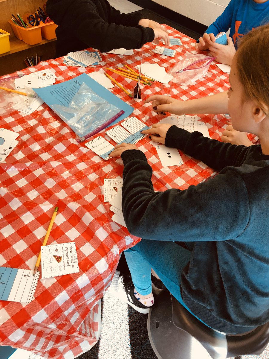 Ms_KBowers's tweet photo. Fraction Exploration with 3rd grade! #handsonlearning #centralfoxes #D39online https://t.co/L4JiDMPSs1