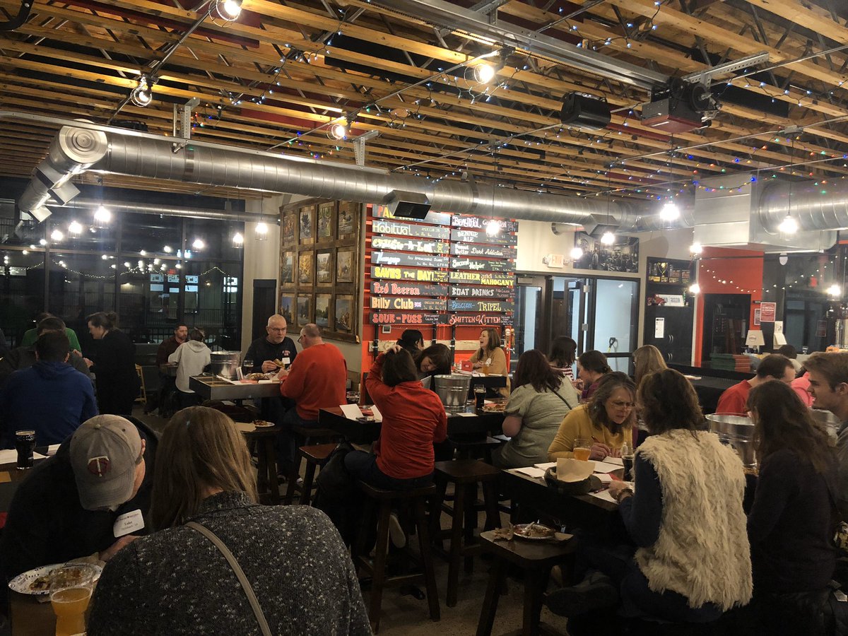 CSBSJU's tweet photo. A huge thank you to all CSB/SJU alums that gathered at Bad Habit Brewing Company last night to write notes to newly accepted students! Your efforts help show our newest Bennies and Johnnies the strength of our community!
#csbsju2024 #benniesandjohnnies #lifelongcommunity https://t.co/VeUkKA4cII