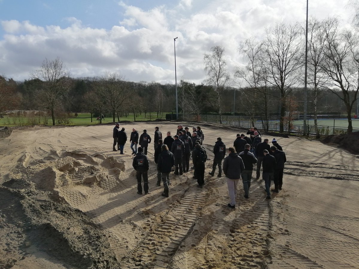 De Ridder B.V. (@deridderbv) on Twitter photo Onze greenkeepers, monteurs en trekker chauffeurs hebben vandaag een bezoek gebracht aan de greenrenovatie van 9 holes en de vernieuwing van de gehele beregening op <a href="/Schaerweijde/">Schaerweijde</a> <a href="/Poseidonbereg/">Poseidon Beregening</a>
#renovatie #greenkeeping #beregening #golfbaan #kennisdeling Onze greenkeepers, monteurs en trekker chauffeurs hebben vandaag een bezoek gebracht aan de greenrenovatie van 9 holes en de vernieuwing van de gehele beregening op <a href="/Schaerweijde/">Schaerweijde</a> <a href="/Poseidonbereg/">Poseidon Beregening</a>
#renovatie #greenkeeping #beregening #golfbaan #kennisdeling