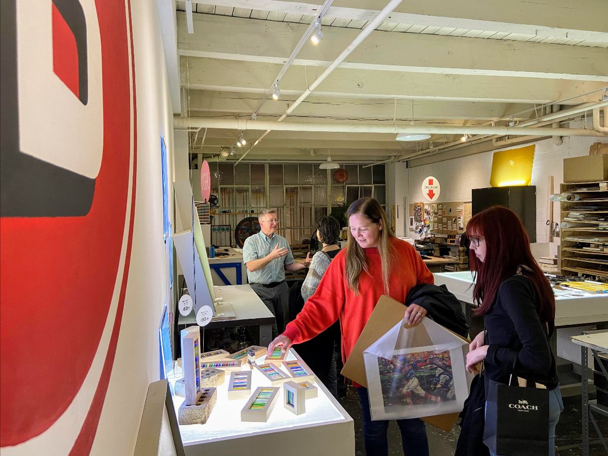 betseymerkel's tweet photo. #NewWork #photography #communications #newsletters #storesales #smallbusiness #creative Always a favorite ๐@BBuchananDesign What does February Third Friday hold? A little bit of everything, it seems @78thStStudios & @worthingtonyard Trademarks II 3/5 https://t.co/1loRBtsgNU https://t.co/aRD3Vrl1cE
