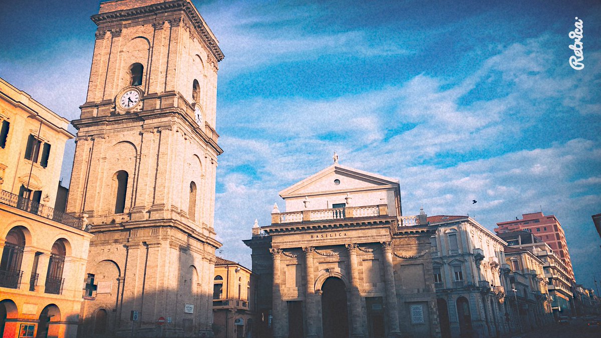 Mentre aspetto.

(Amo la mia città) <a href="/DiscoverAbruzzi/">Discover Abruzzo</a> <a href="/igers_abruzzo/">IgersAbruzzo</a>
