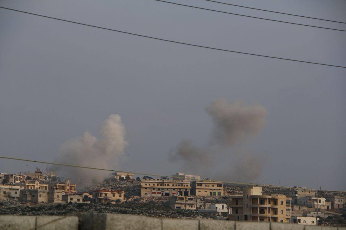 Tania_Tania_C's tweet photo. Artillery shelling targeted residential neighborhoods in the city of Darat Azza, and only material damage was reported,
today, Wednesday, 19-2-2020.
Syrian Civil Defense #Aleppo
#WhiteHelmets
#Dar_Ta_izzah
#Aleppo
#دارة_عزة
#دارةعزة
#AleppoUnderFire
#Syria https://t.co/4kVLDk6dNG