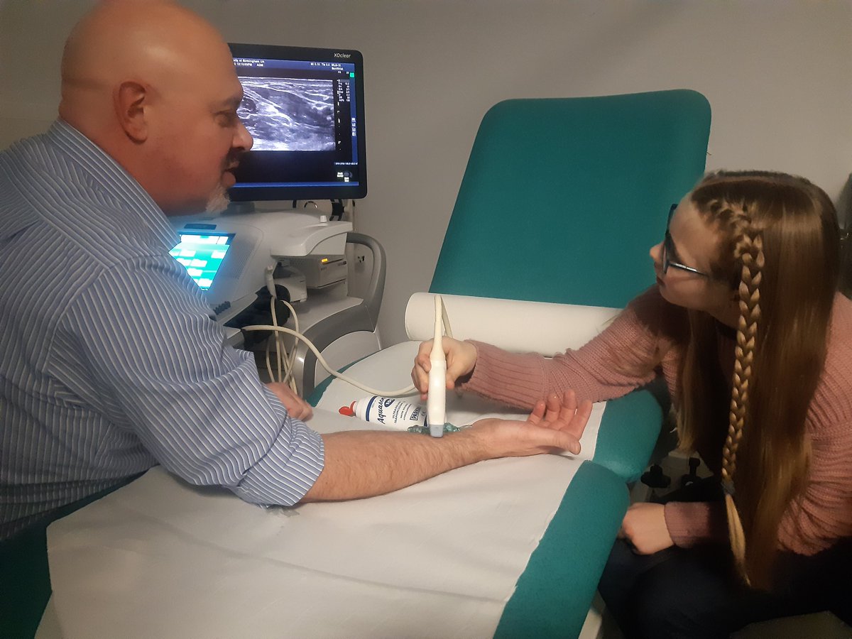 UHBEducation's tweet image. Amazing day, with amazing colleagues showing Carla around Labs, learning about stem cells #workexperience #inspiringcuriosities  #stemcellresearch A big thank you to all that made this possible @QEHBCharity @PodWorcester @uhbtrust