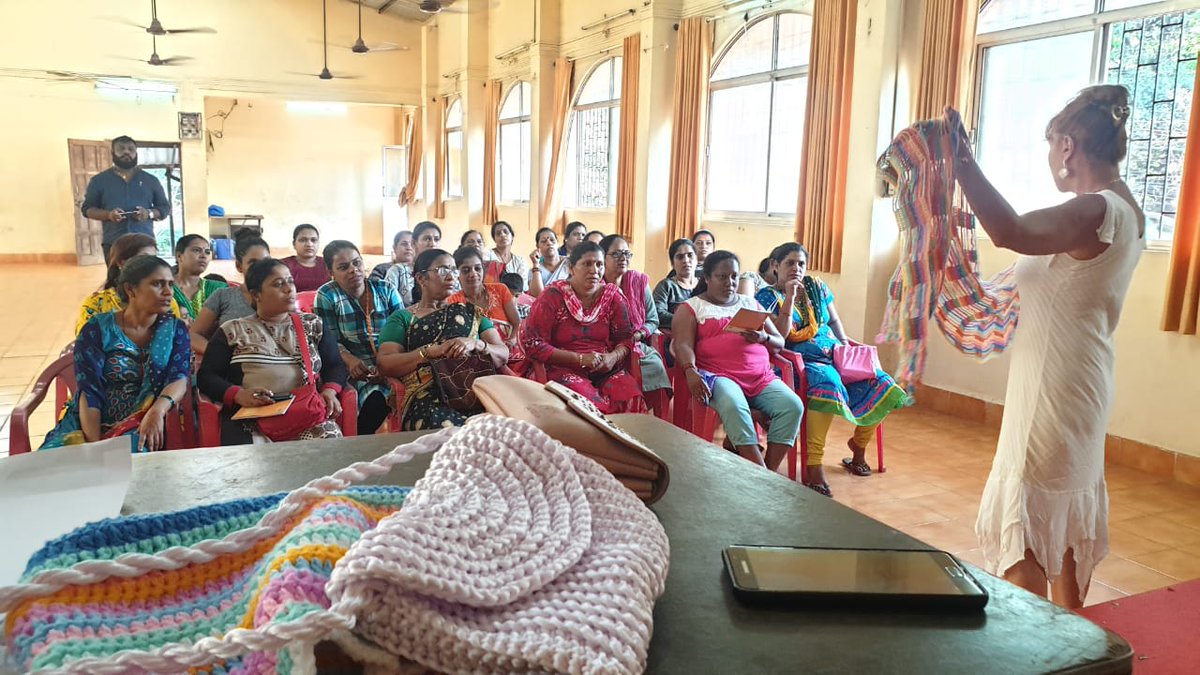 Jayeshvsal's tweet photo. Organised Free Training Camp for Self Help Groups in Nerul on making woolen bags, shawls, table cloths, curtains which have a big demand. Workshop conducted by Madam Christina from Education Womenista Switzerland who works extensively in #womenempowerment. #NerulForward https://t.co/C4ck0fsF57