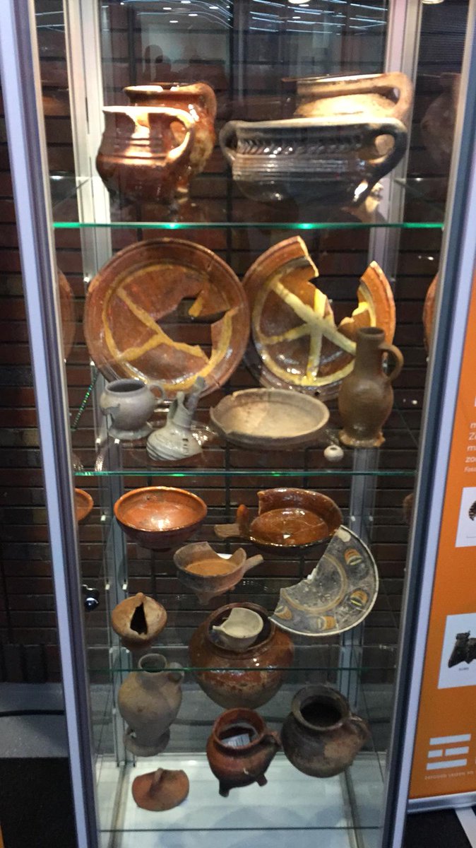 ErfgoedLeiden's tweet photo. We zijn er klaar voor! Vanavond van 18-21 uur #garenmarktgarage #archeologie #leiden @OntdekLeiden https://t.co/CwTB76cMHm