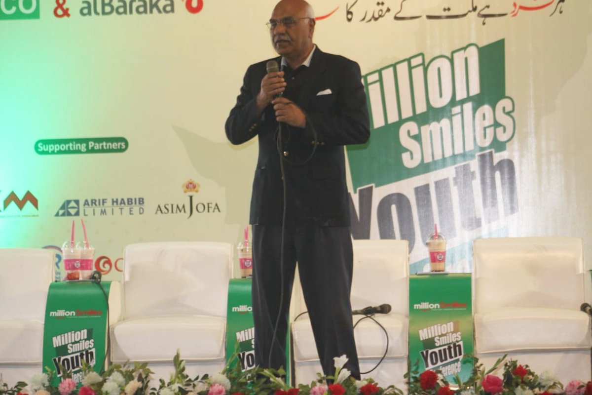 MillionSmilesPK's tweet photo. It was absolute honor to have @DrAmjadSaqib, Founder of Akhuwat Foundation, on #MSYC.

While addressing the youth he focused on the fact that "Our youth is distracted and we must engage them in positive activities to counter the negative ones".

#2020YearOfMillionSmiles https://t.co/bXpuLkqgHt