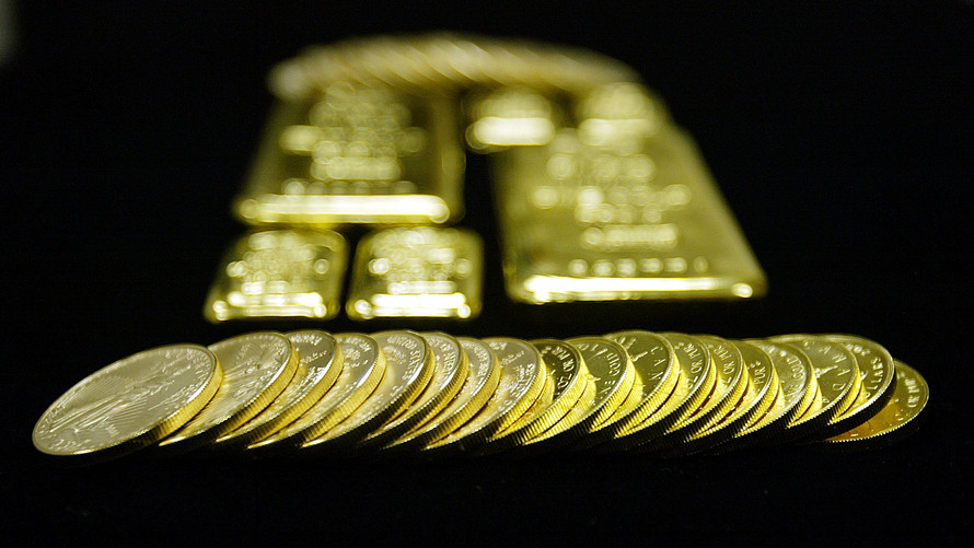 SchnacksJewelry's tweet photo. Gold futures rose today, putting the precious metal on track to register a 5th straight gain, as investors continued to buy the safe haven asset even though securities seen as risky also gained altitude on the back a slowing spread of China’s coronavirus @ https://t.co/4HqGHxuHZI https://t.co/iqRUk7tvTn