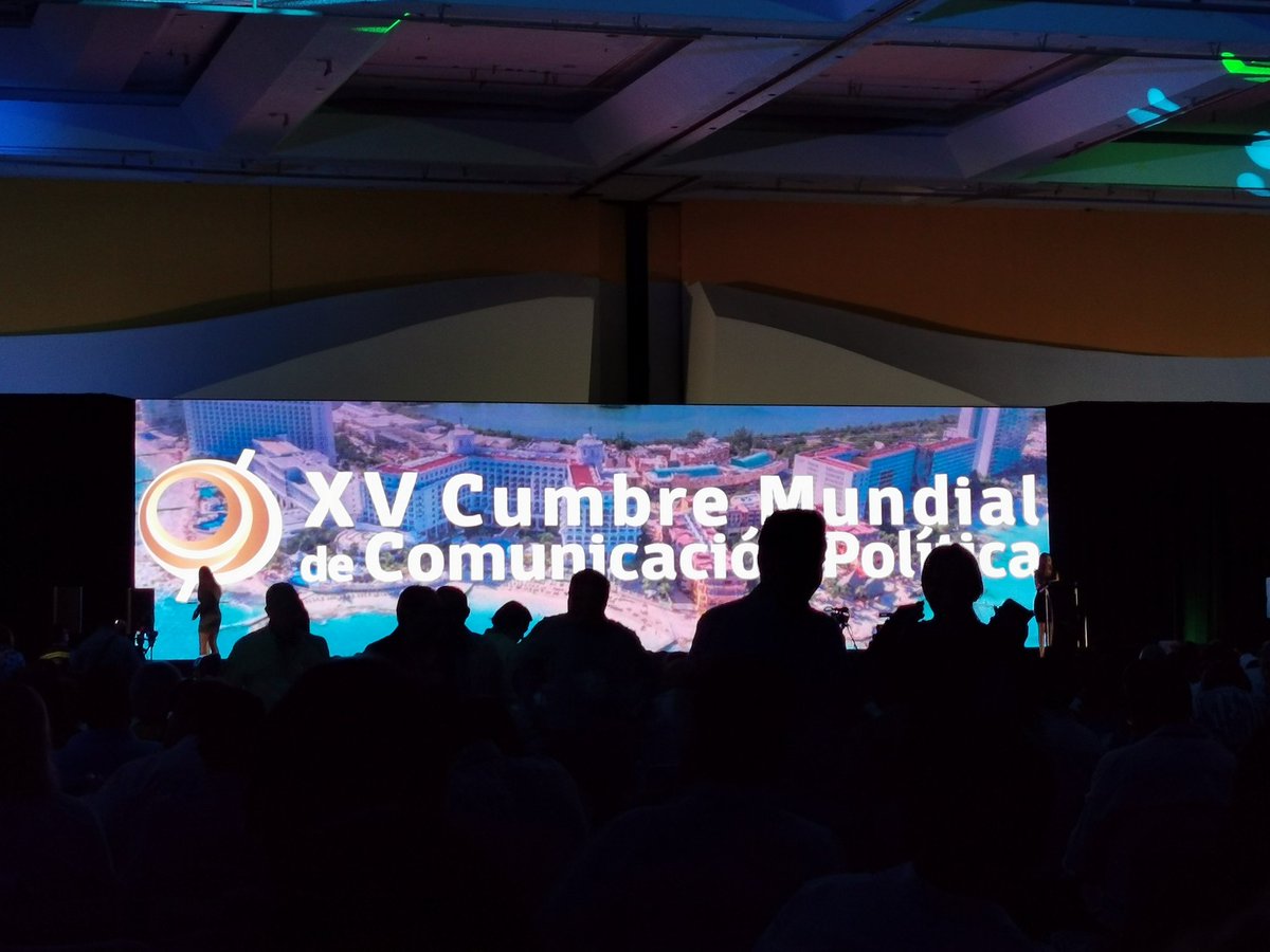 chavabcs's tweet photo. Inicia la #CumbreCancun con lo mejor de lo mejor: @AntonioSola_ @SergioJose @YagodeMarta @LD_Duque, con los grandes temas de hoy en #compol: #Mineriadedatos #Microsegmentacion #Inteligenciadigital. Saludos!! https://t.co/xRKPu2QYed