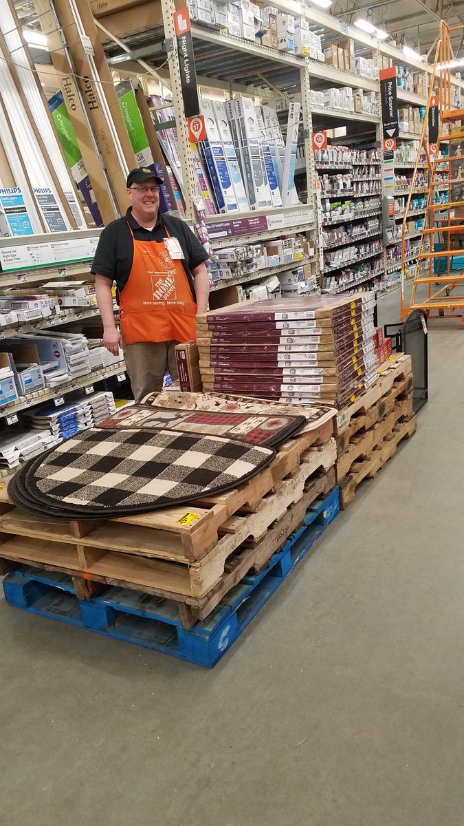 HomeMansfield's tweet photo. Great job David St. George. Identifying a trip hazard and making it more shoppable for our customers!!! #safetyispersonal #2609orangehanded @BillyMcKenna5 https://t.co/lGAnQEK6K5