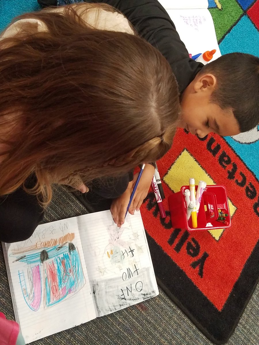ChristieBurnsEd's tweet photo. Ms. Hernandez' kindergarten students read and write while she works with a small group. #Freeportelem #BISDPride #literacy #Kindergarten #balancedliteracy https://t.co/9e4gLjV0CX