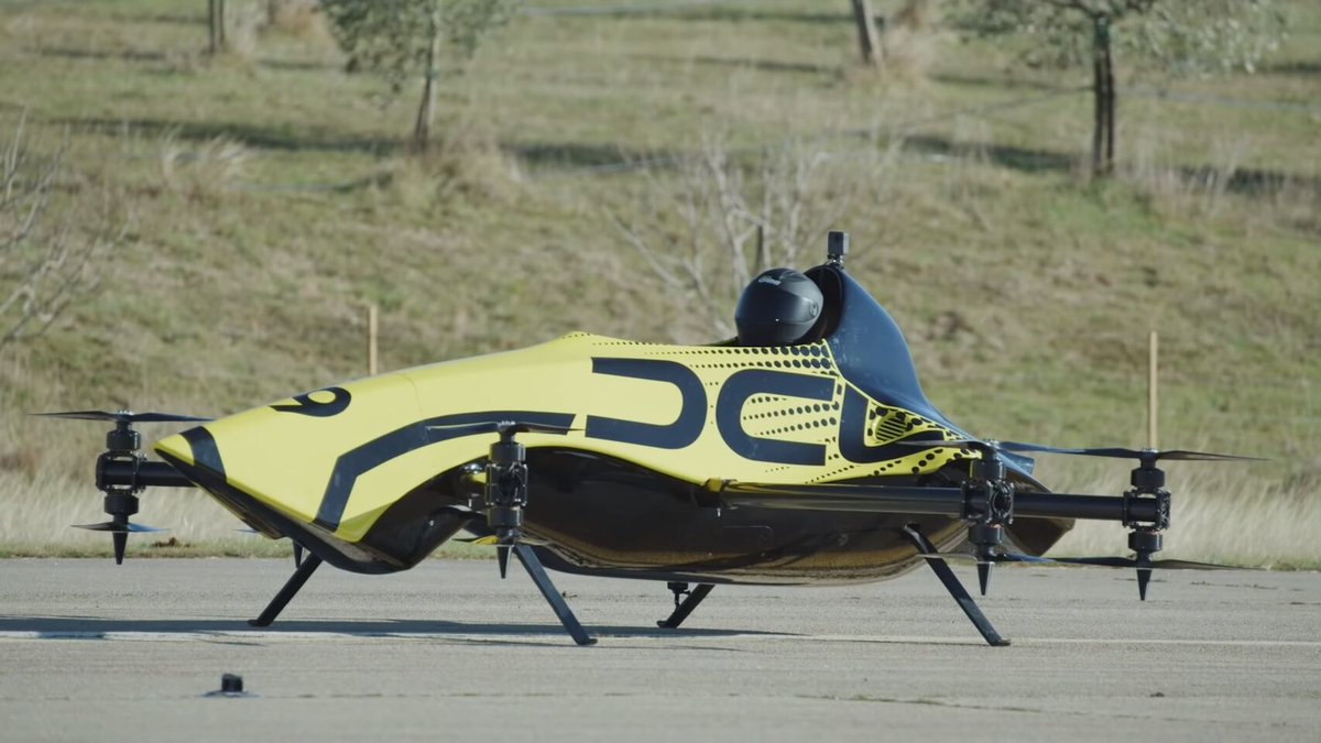 CivilDronesIP's tweet photo. Primer dron acrobático con un humano a bordo: maniobras de infarto y carreras increíbles. Lee la noticia en nuestra web. https://t.co/4yTdCgthLs #dron #drones #aeromodelismo https://t.co/FwwyR5Mtuq
