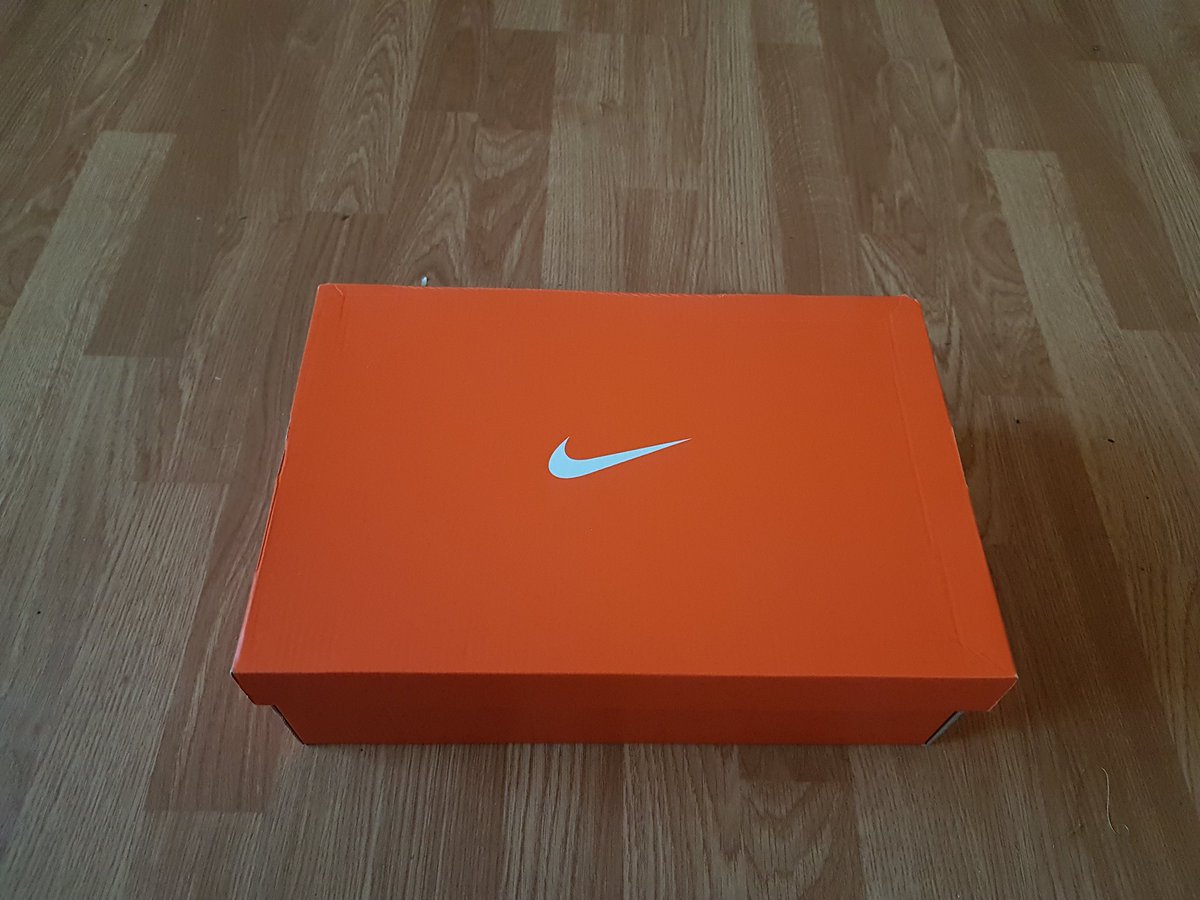 CrisanAlexand17's tweet photo. Zi de shopping. Nike Iulius Mall Cluj - Napoca https://t.co/SUPZcTpLk2