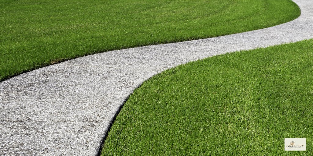 gregorylandscap's tweet photo. Edging walkways to keep them well-defined, clear of debris and clean are important details that shouldn't be missed for safety and aesthetic appeal. 🌱 https://t.co/EwWcXe9fZ2