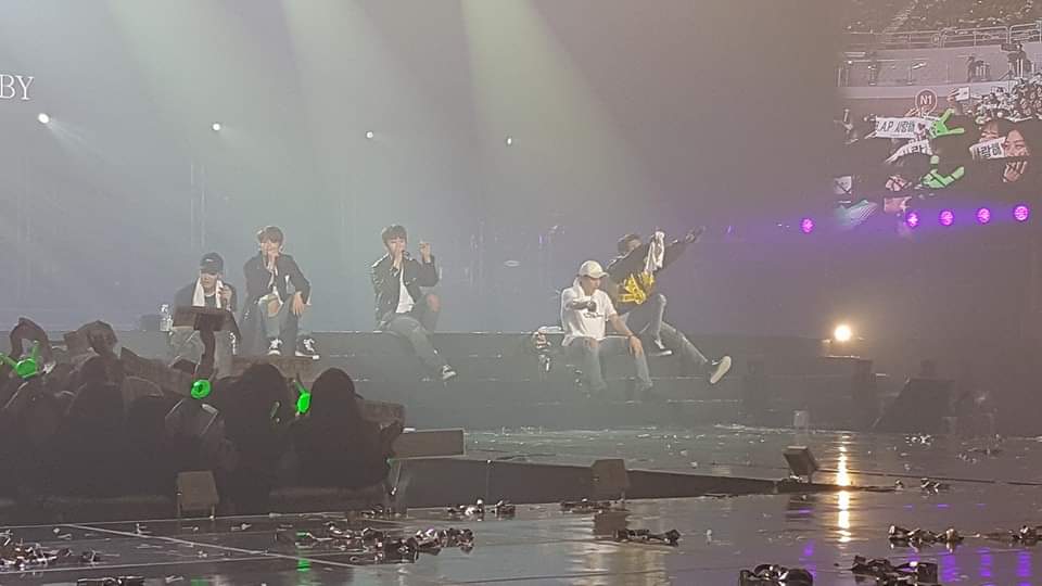 dr3amie's tweet photo. #LOE2016 I miss #BAP so damn much. 😭😭😭 @official_JDH93 https://t.co/tifkef6qeN