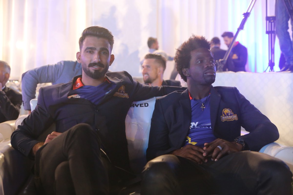 KarachiKingsARY's tweet photo. #KarachiKings players sitting at 'exclusive team pavilion' at the #TeamWelcomingEvent of #KarachiKings at #DHAGolfClub #Karachi
#HBLPSLV #SherKaWaar #YehHaiKarachi #UnveilingTitaniumSponsor
@babarazam258 @iamusamamir @Ifti221 @iMRizwanPak @Cam12Delport @FaisalIqbalCric https://t.co/HyZiku2nLz