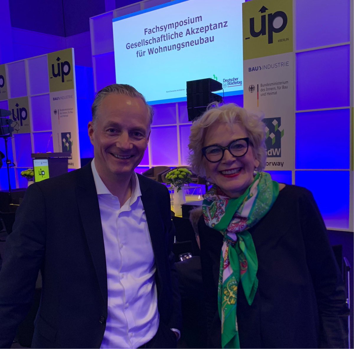 VdWRW's tweet photo. Not in my backyard" (oder vielleicht doch?) - Fachsymposium von #GdW, #BDA und #DST zur gesellschaftlichen Akzeptanz von #Wohnungsneubau u.a. mit Kathrin Möller, #GAG, auf der #bautec 2020 in Berlin @GdWWohnen @staedtetag @BDABund https://t.co/WraUFrE6Lg