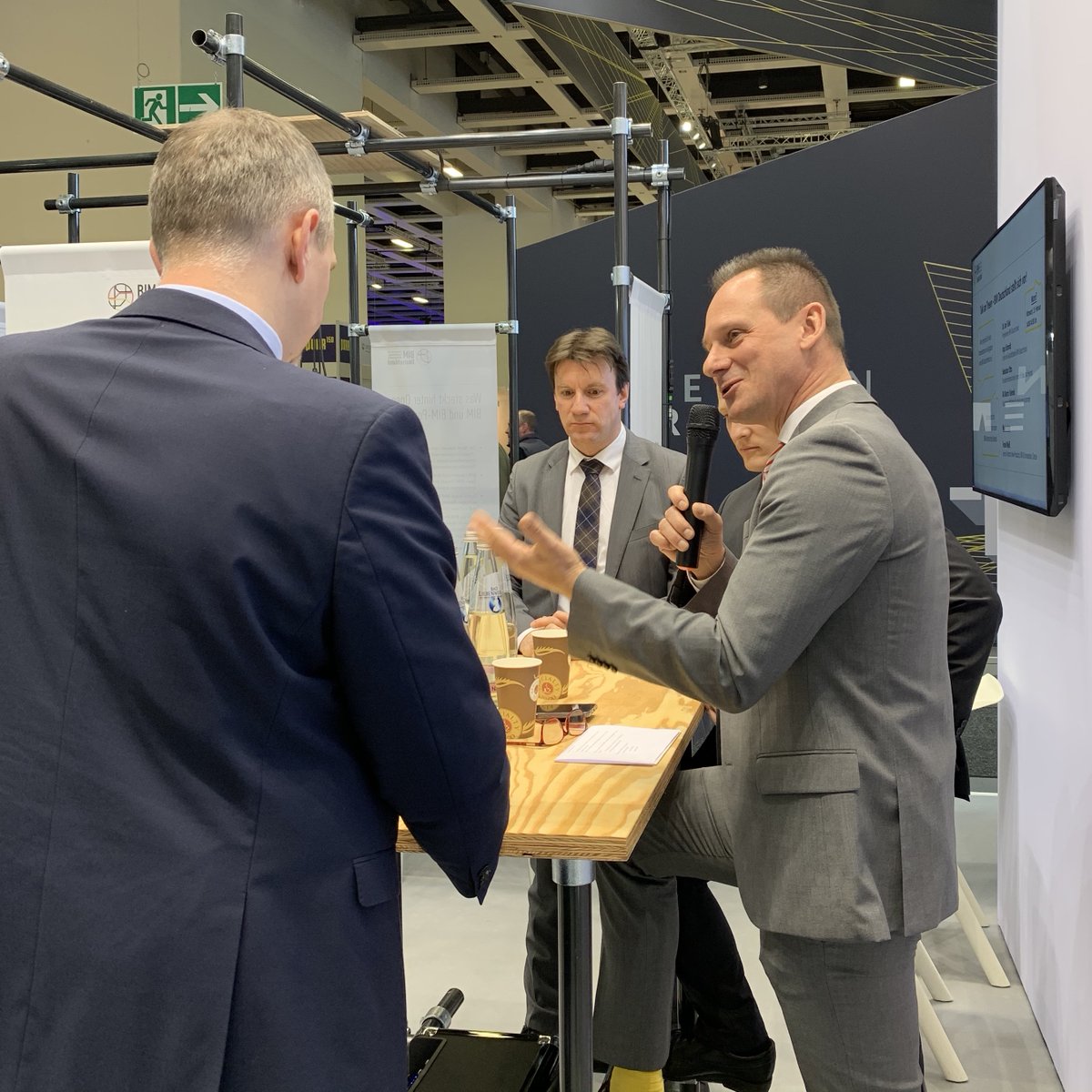 planenbauen40's tweet photo. @planen-bauen auf der @bautec:

#bautec
#auf40bauen
#planenbauen40
#pb40
#bim
#bimdeutschland
#buildinginformationmodeling
#digital
#digitalisierung
#industrie40
#mittelstand
#wissenstransfer
#bmvi
#bmi
#bmwi https://t.co/jTNN0KPzIh