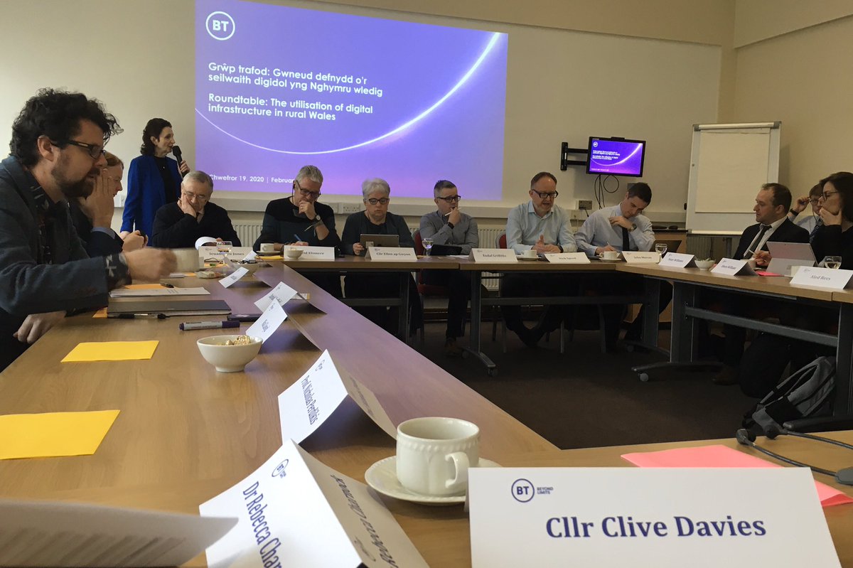 Lively round table discussion facilitated by @BTCymruWales &amp; <a href="/wavehilltweets/">wavehill: social and economic research</a> with range of organisations in #Wales, finding ways to utilise digital technlogy in #Business . Gave Cardigan Town as #SmartTown example  #ShowAndTell #Wifi #Analytics #LoRaWAN #Piloting2Mainstreaming