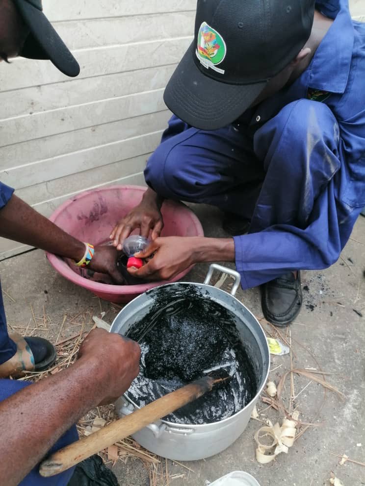 ebapreneursoltd's tweet photo. #InnovativeVolunteerism is not a dream but a reality of guided action driven by passionate youth full of energy and ready to create solutions that address a social issue.

We are into the making of briquettes from waste organic materials and solar drier fabrication. https://t.co/t1AmIHuWve