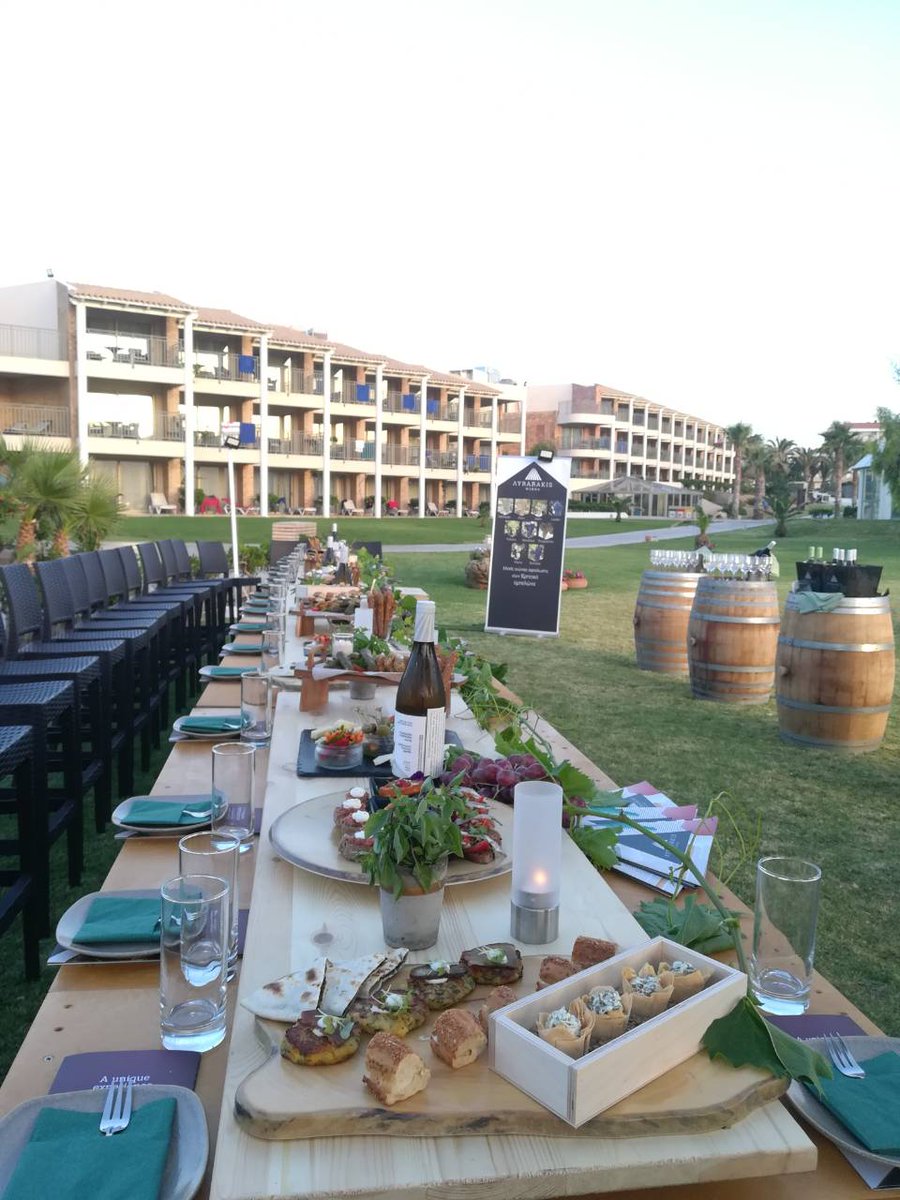 #Local, #sustainable and #Greek: olive oil and wine belong to the most important food items in #Crete. 🇬🇷 🍷 TUI Care Foundation and Futouris supported local farmers: 3 years later, the project has been successfully completed. ✔ tui.com/short/TCFCrete…