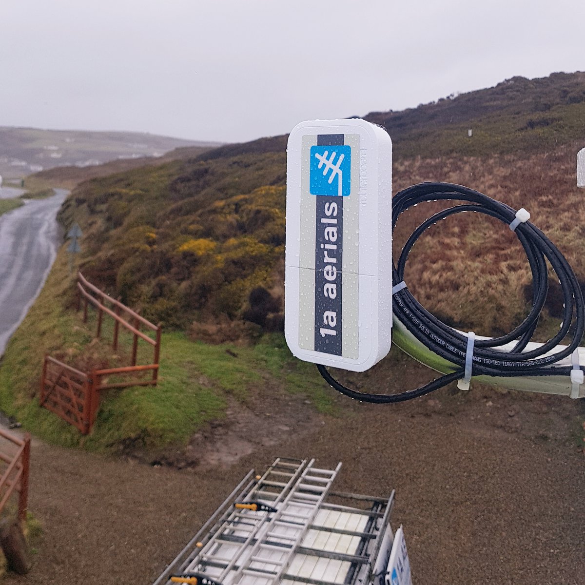 PembsDigital's tweet image. Today’s customers can now hibernate from Storm Ellen and binge watch box sets with unlimited 4G broadband of 50MBps

Me…? I’m up the ladder in the wind and rain to making it happen 😏
1a-aerials.com/services/rural…