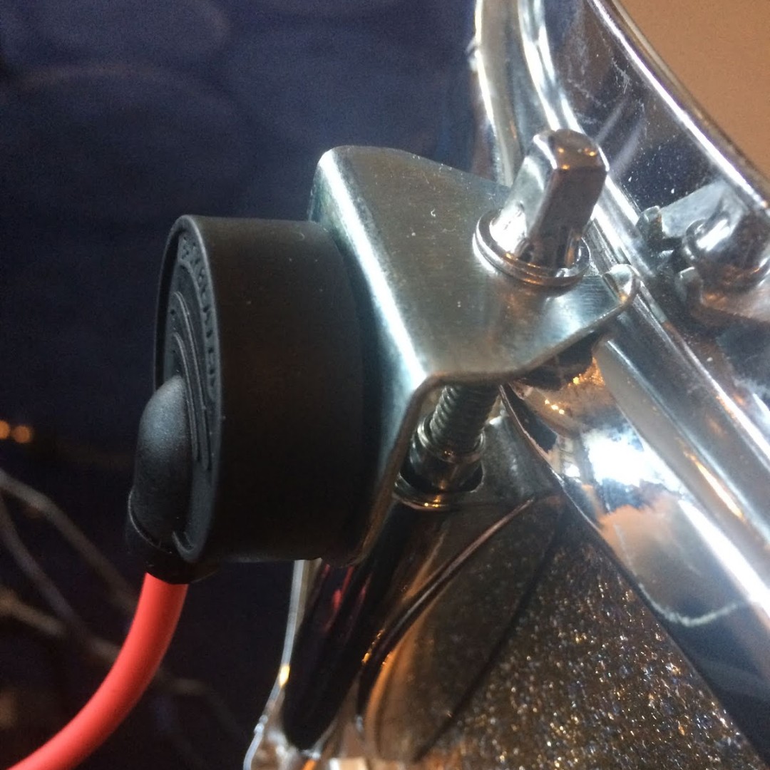 Backbeatr's tweet photo. A simple lug attachment gives you the data you need to stay in control of your tempo. Great on stage or in your practice area. Backbeater is available at Amazon or https://t.co/lNGKBu2oH4 for $39. #drummers #followthedrummer #bandlife #druminstructor #drumming #drums #drumlessons https://t.co/gqt9iDPeXw