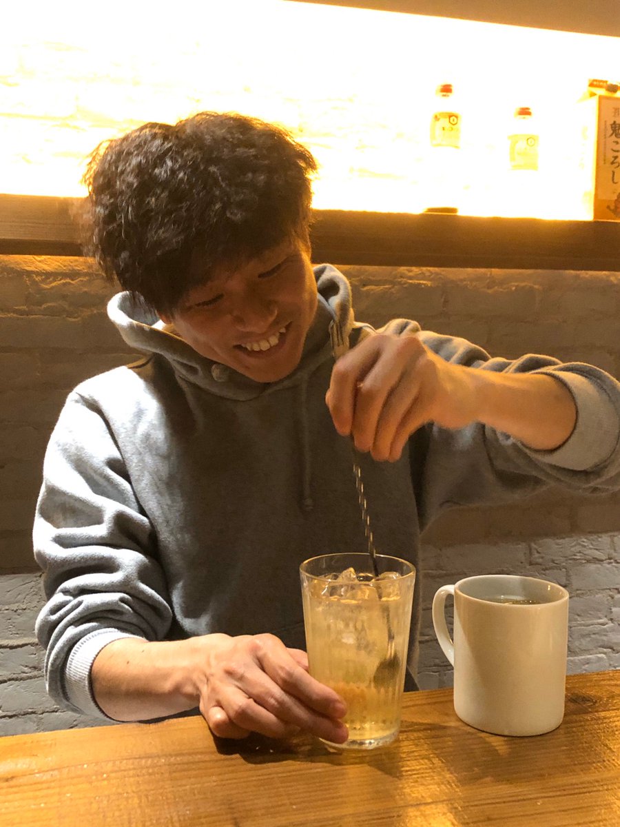 waracyken's tweet photo. 第一回、バーわらけんの「みらい��イボール」楽しかった！みんなの悩みやみらいの話をハイボール飲みながらする会^^ https://t.co/XdJ1mSADeh