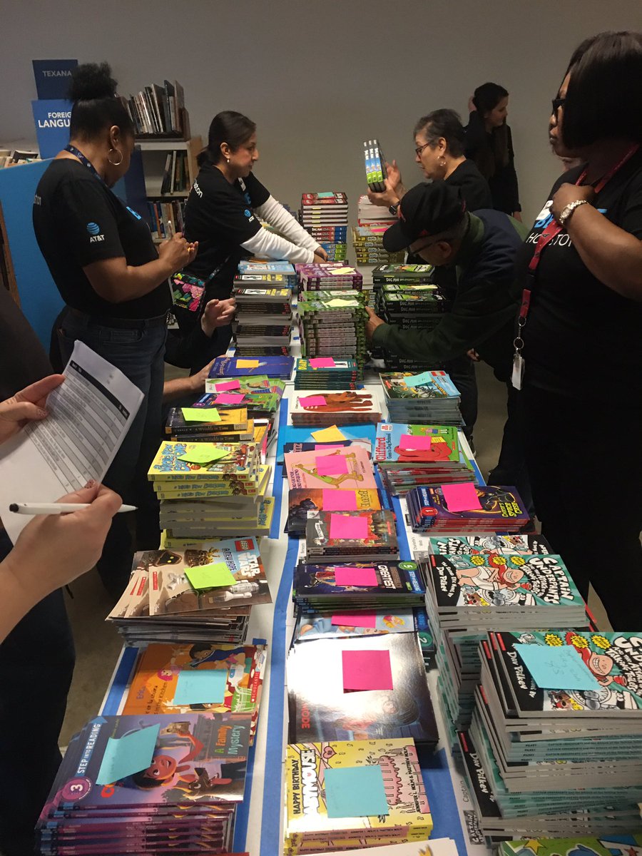 jonmcclellan's tweet photo. Thanks @ATT #BelieveHouston volunteers for partnering w @BushHoustonLit and sorting, packing and delivering 3,000 plus books for 525 students in the Houston area! #MyHomeLibrary #attemployee @ATTimpact @STXspeaks https://t.co/tUKYILXSGb